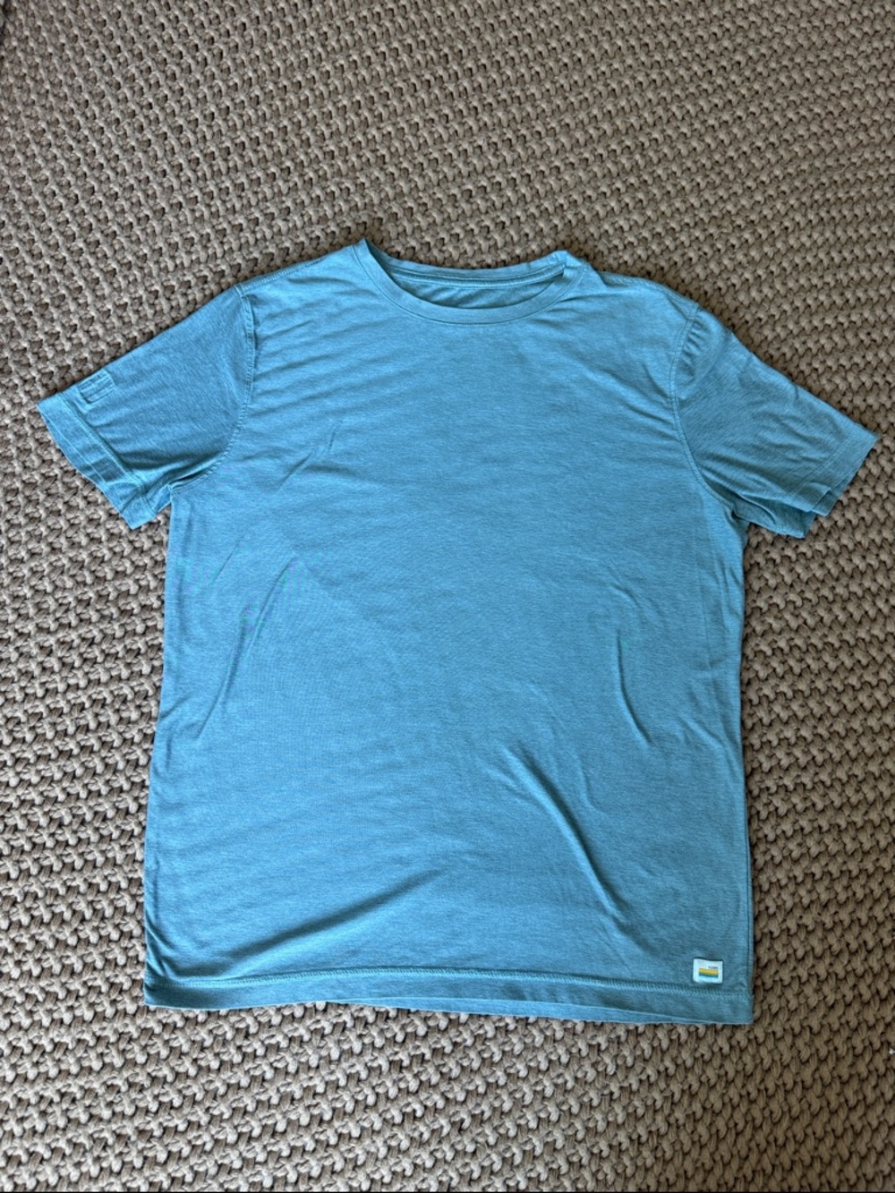 Vuori Men’s Tuvalu Tee in Misty Blue - Size Small (no tag)